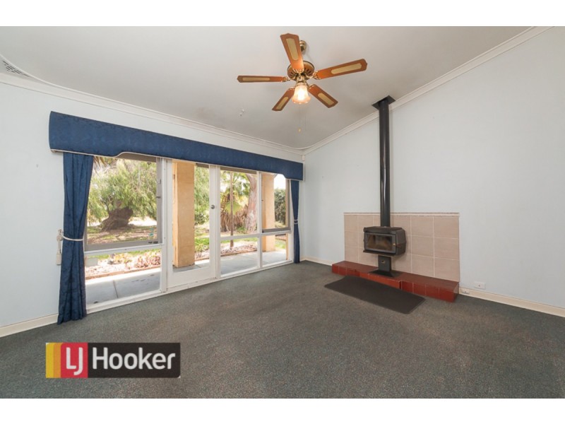 8 Pictor Court, Rockingham WA 6168