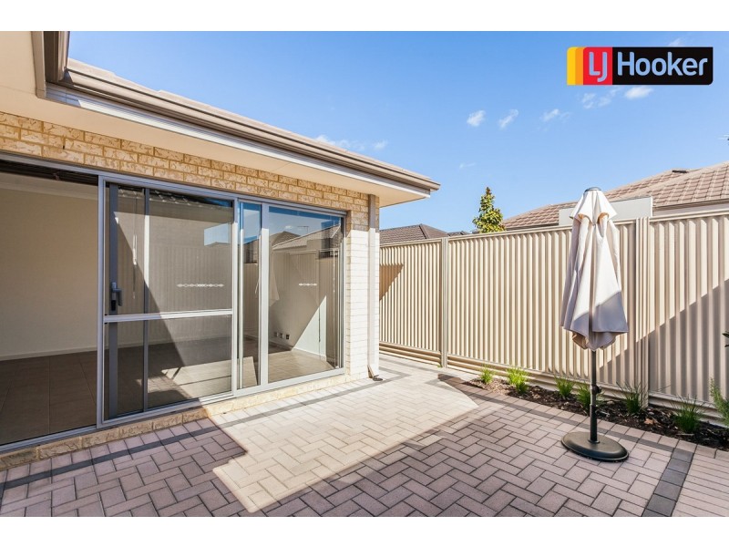 2/133 Harrington Waters Drive, Waikiki WA 6169