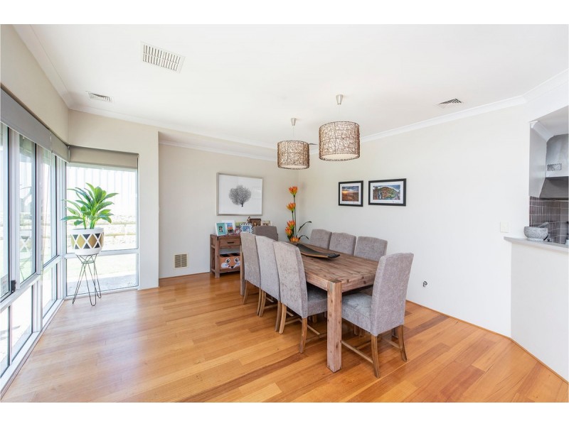 25 Salton Street, Secret Harbour WA 6173