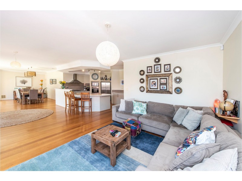 25 Salton Street, Secret Harbour WA 6173