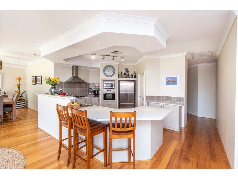 25 Salton Street, Secret Harbour WA 6173