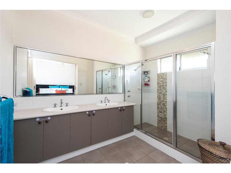 25 Salton Street, Secret Harbour WA 6173