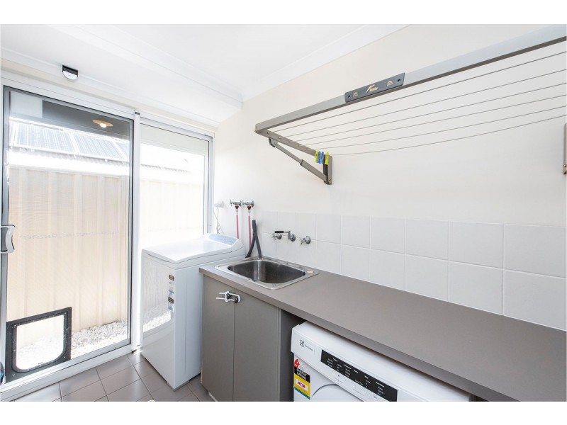 25 Salton Street, Secret Harbour WA 6173