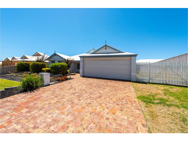 25 Salton Street, Secret Harbour WA 6173