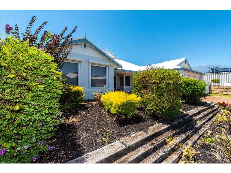 25 Salton Street, Secret Harbour WA 6173