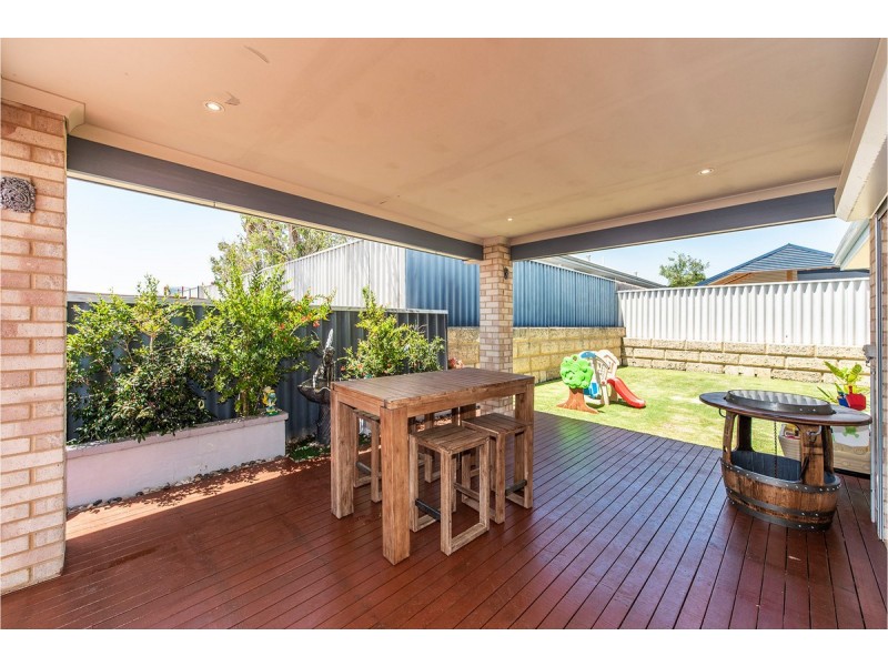 25 Salton Street, Secret Harbour WA 6173