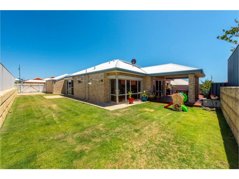 25 Salton Street, Secret Harbour WA 6173