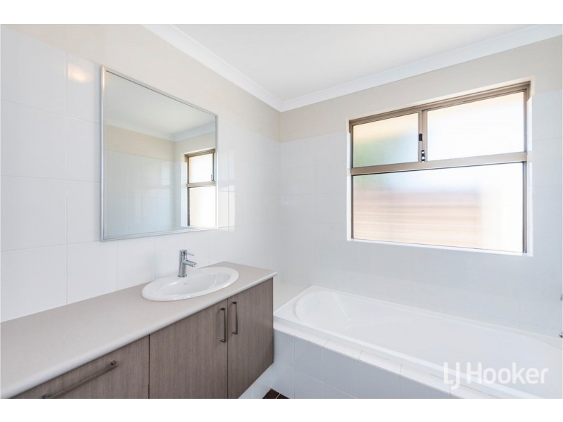 9 D’Arcole Turn, Secret Harbour WA 6173
