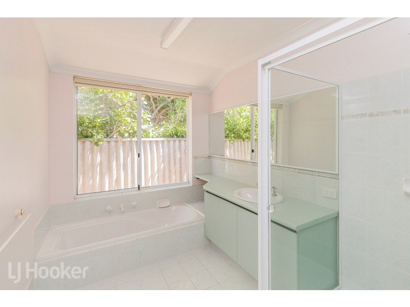 129 Penguin Road, Safety Bay WA 6169