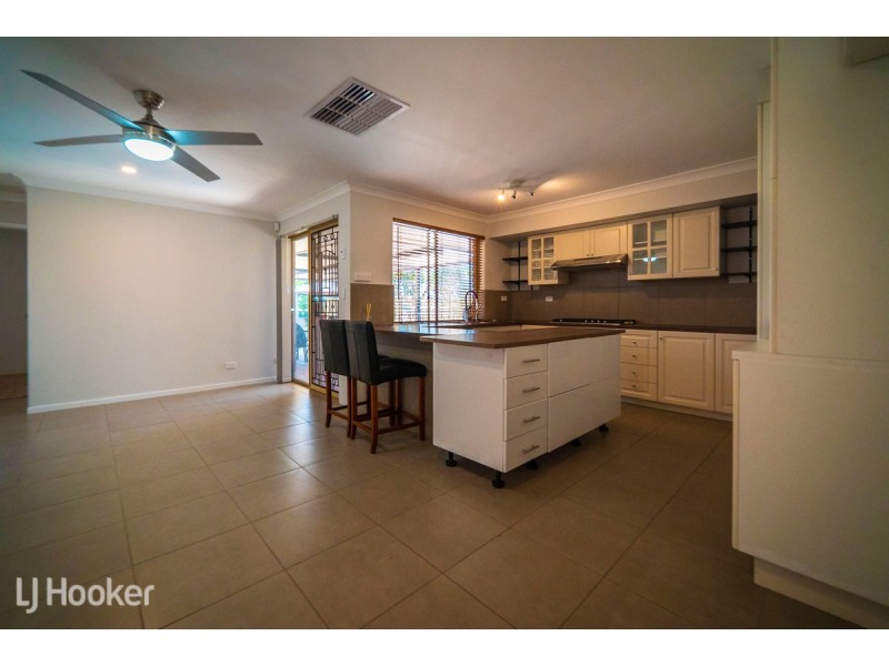 39 Bickner Way, Parmelia WA 6167