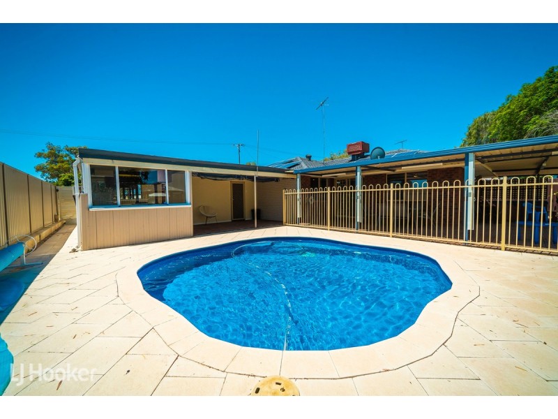 39 Bickner Way, Parmelia WA 6167