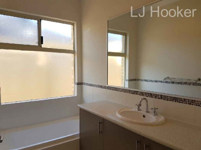 21 Swanbourne Avenue, Secret Harbour WA 6173