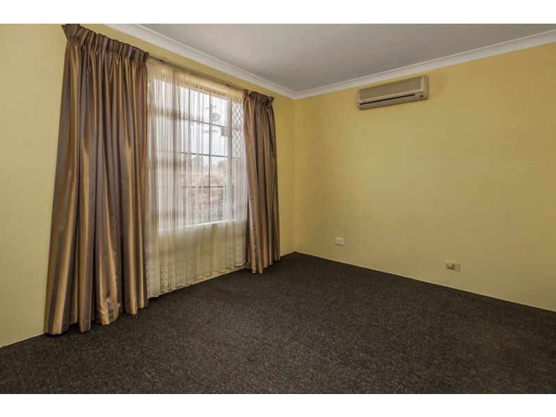 19 Solquest Way, Cooloongup WA 6168