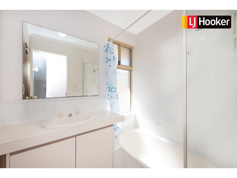 11 Pallarup Grove, Waikiki WA 6169