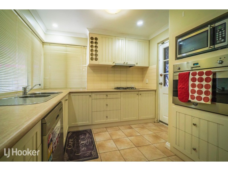 8 Ozark Place, Warnbro WA 6169