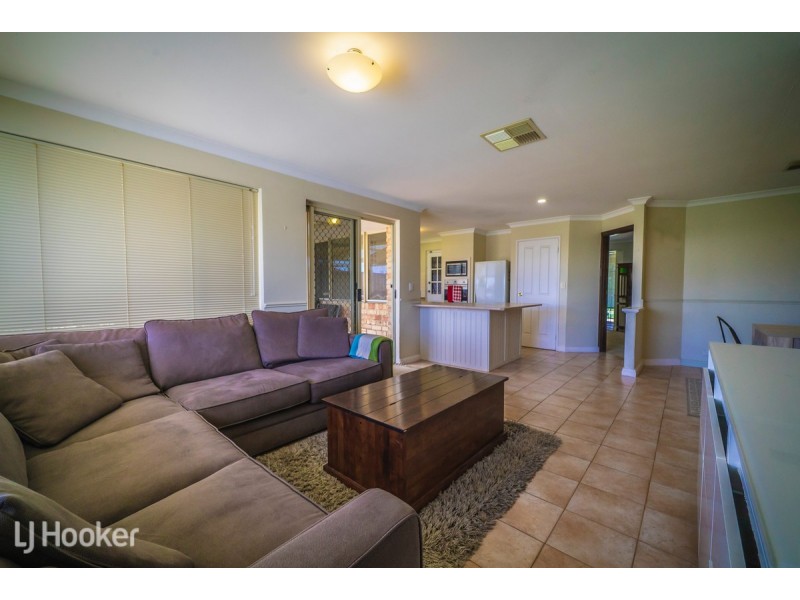 8 Ozark Place, Warnbro WA 6169