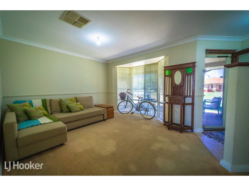 8 Ozark Place, Warnbro WA 6169