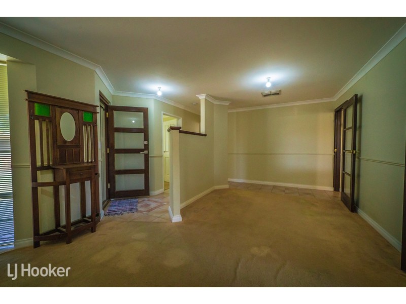 8 Ozark Place, Warnbro WA 6169