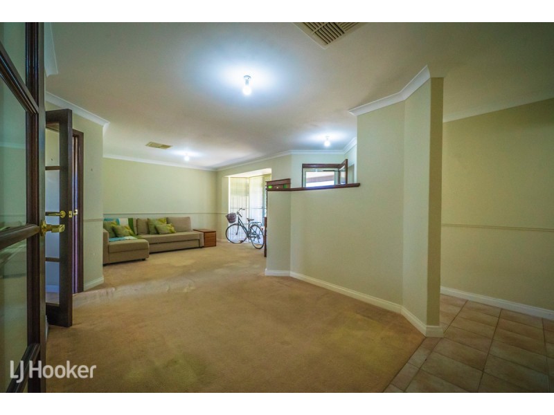 8 Ozark Place, Warnbro WA 6169