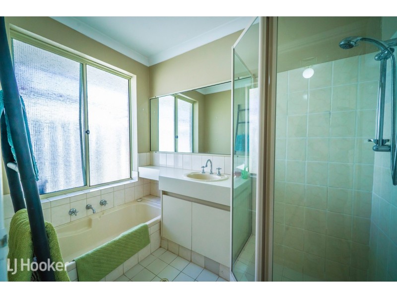 8 Ozark Place, Warnbro WA 6169