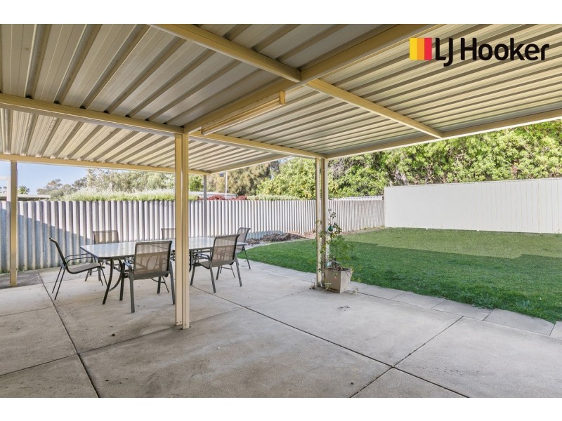 40 Kenton Way, Rockingham WA 6168