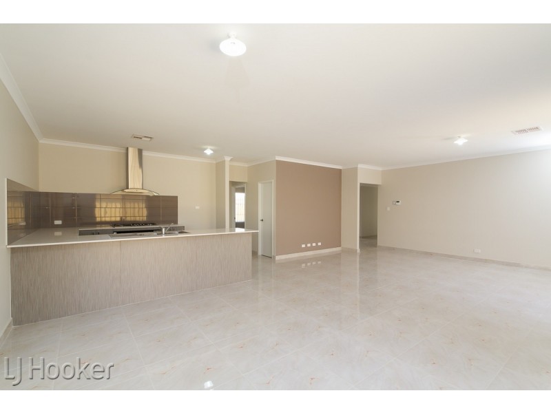 28 Sapphire Chase, Wellard WA 6170