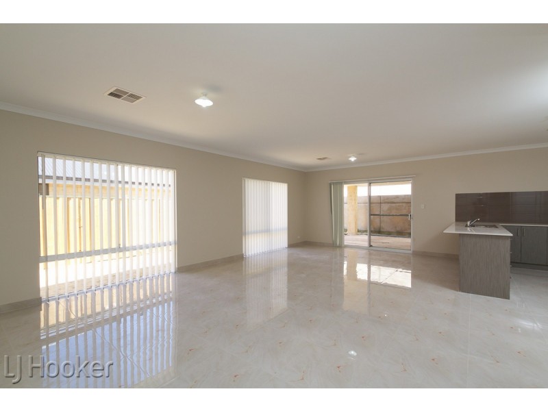 28 Sapphire Chase, Wellard WA 6170