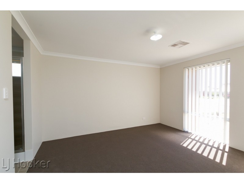 28 Sapphire Chase, Wellard WA 6170
