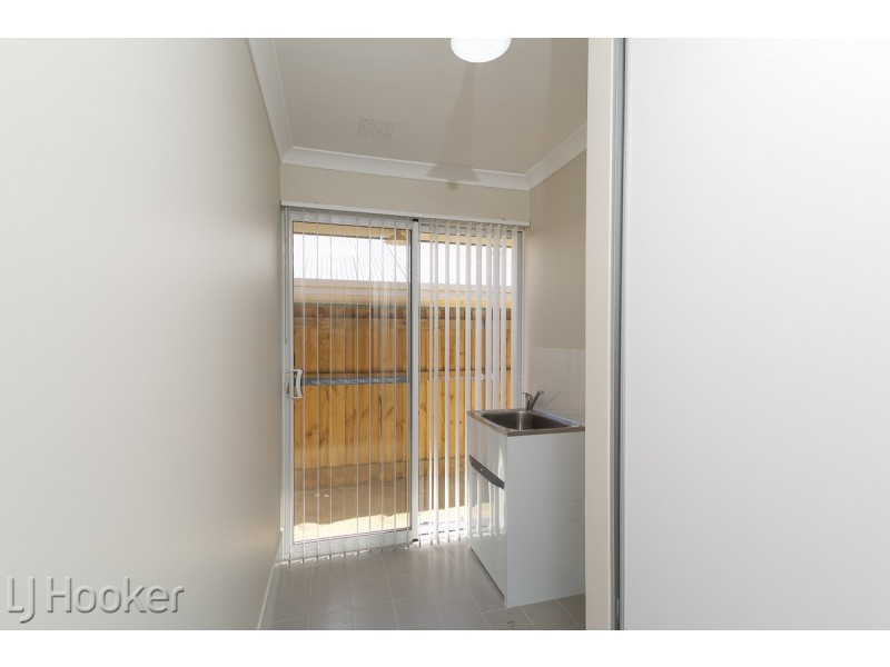 28 Sapphire Chase, Wellard WA 6170