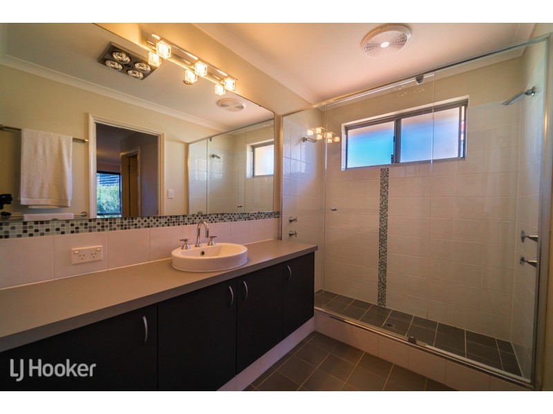 34 Clearwater Way, Singleton WA 6175