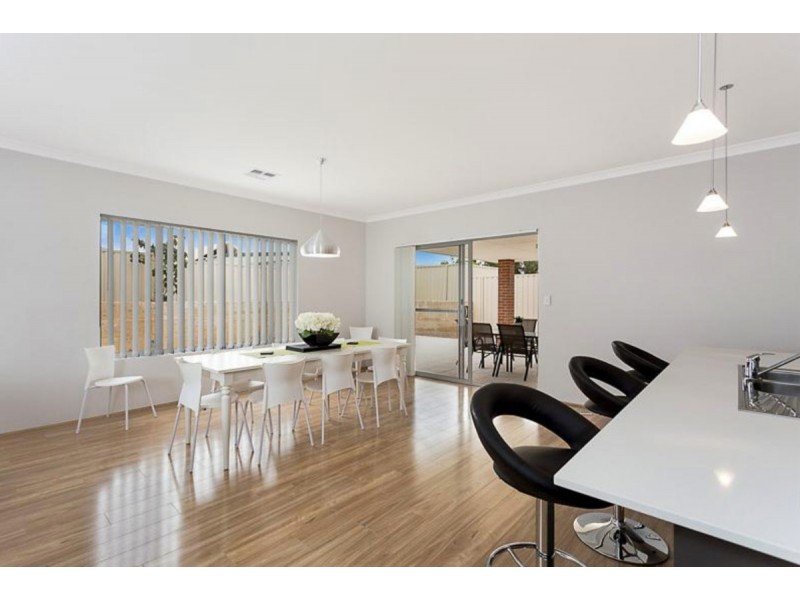 14 Bates Way, Warnbro WA 6169