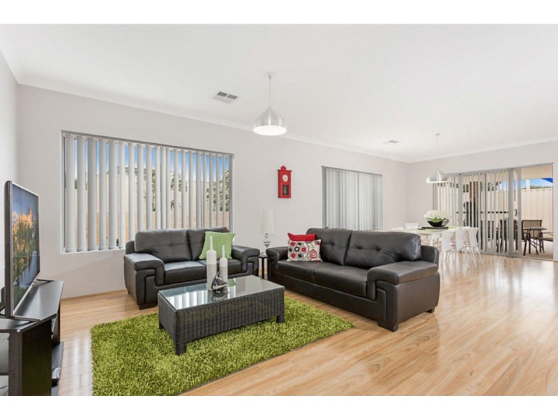 14 Bates Way, Warnbro WA 6169