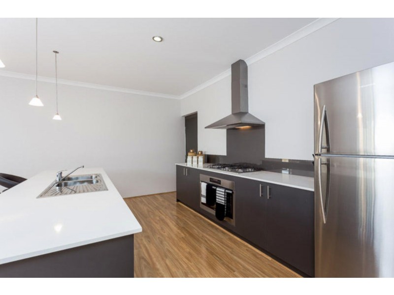 14 Bates Way, Warnbro WA 6169