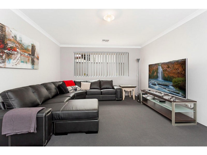 14 Bates Way, Warnbro WA 6169