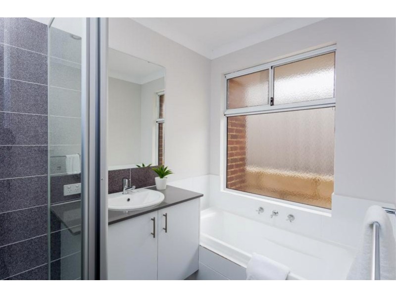 14 Bates Way, Warnbro WA 6169