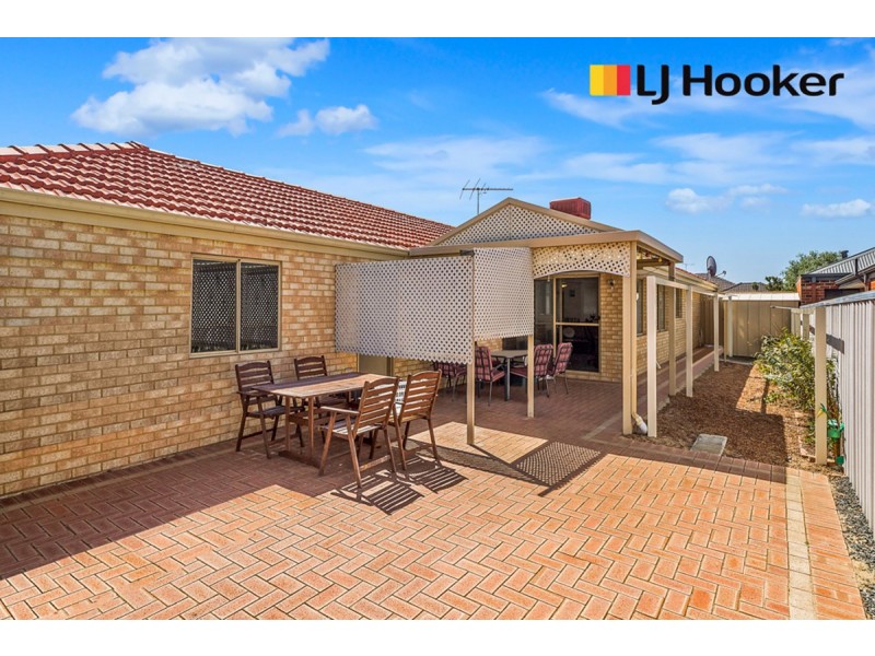 35 Brindabella Avenue, Rockingham WA 6168