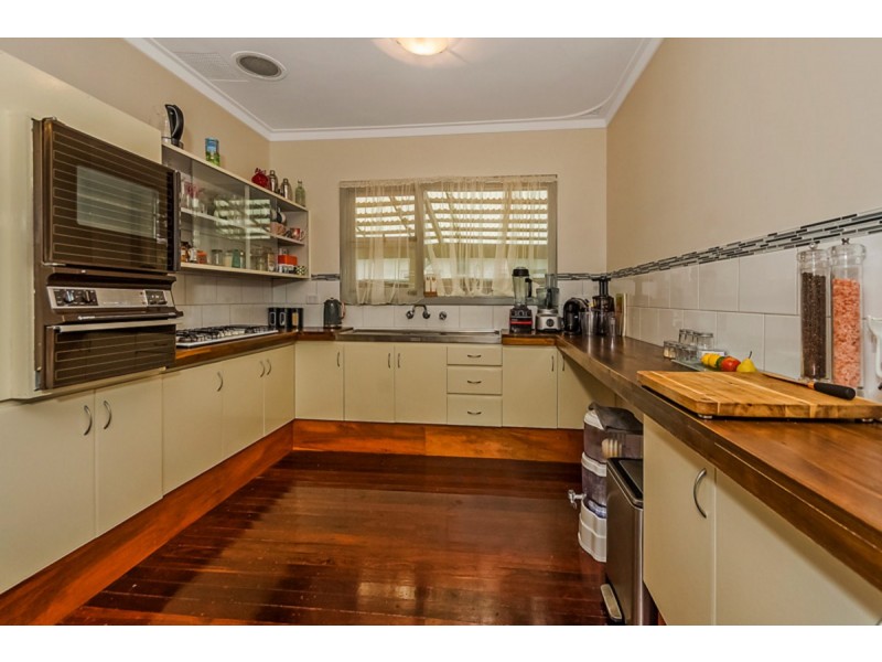 7 Pictor Court, Rockingham WA 6168