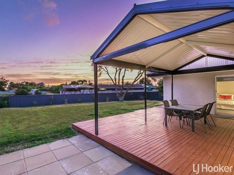 3 Ollis Street, Safety Bay WA 6169