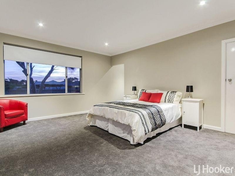 3 Ollis Street, Safety Bay WA 6169