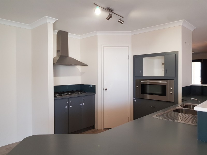 8 Tenterden Way, Baldivis WA 6171