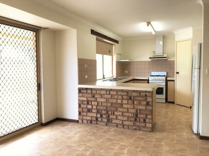 32 Kurrajong Road, Safety Bay WA 6169