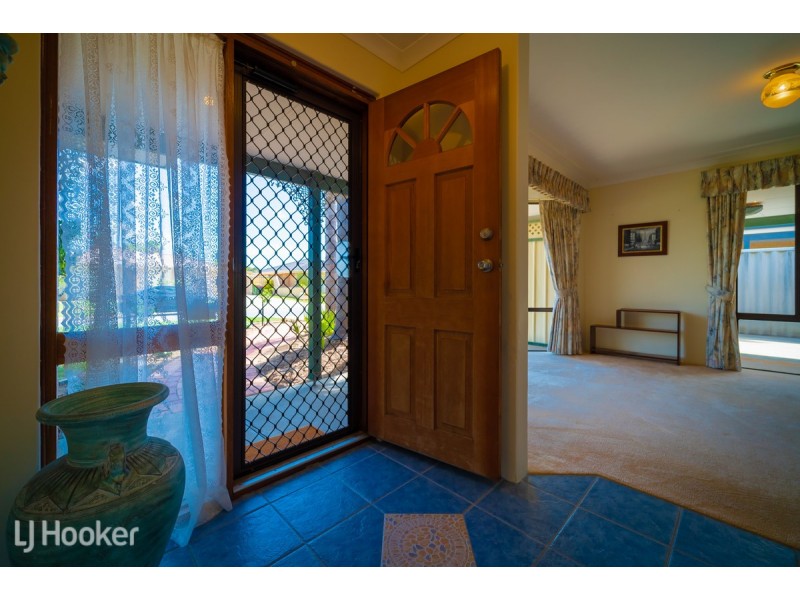 5 Silver Grove, Warnbro WA 6169