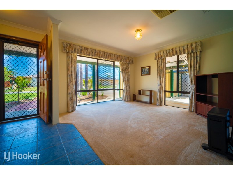 5 Silver Grove, Warnbro WA 6169