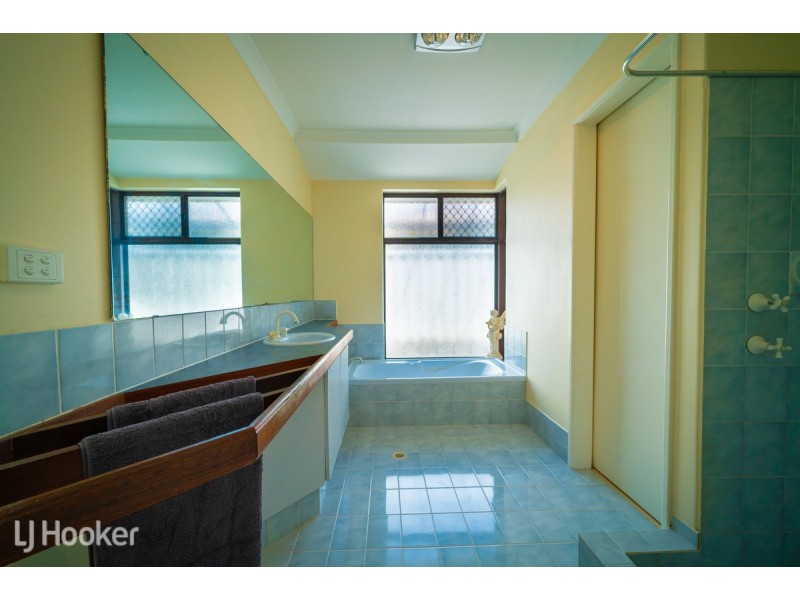 5 Silver Grove, Warnbro WA 6169