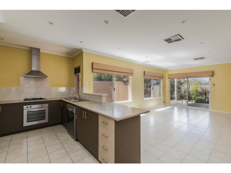 5 Swanbourne Avenue, Secret Harbour WA 6173