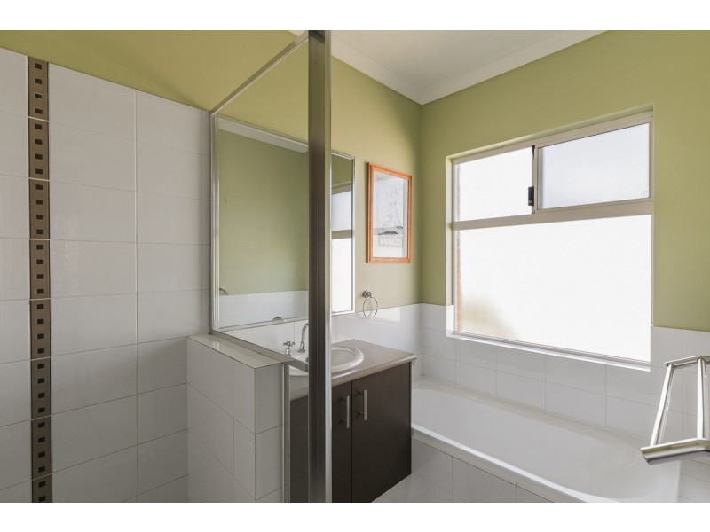 5 Swanbourne Avenue, Secret Harbour WA 6173