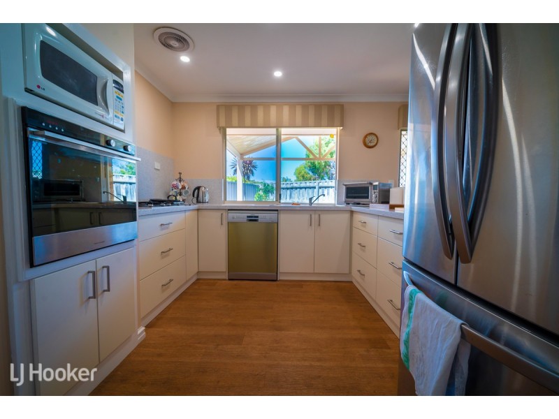 49 Ritchie Drive, Rockingham WA 6168