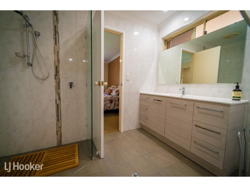 49 Ritchie Drive, Rockingham WA 6168