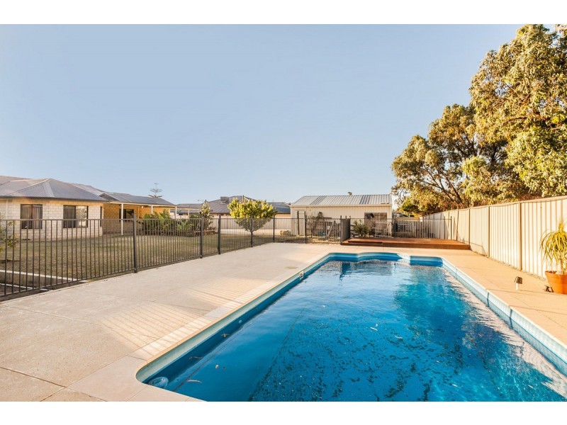 27 Lombadina Parade, Secret Harbour WA 6173