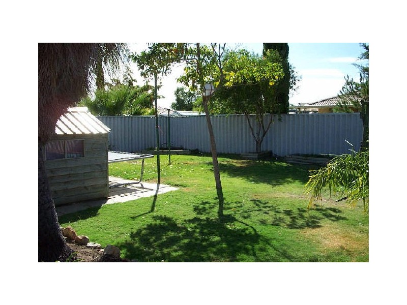 4 Chittering Place, Cooloongup WA 6168